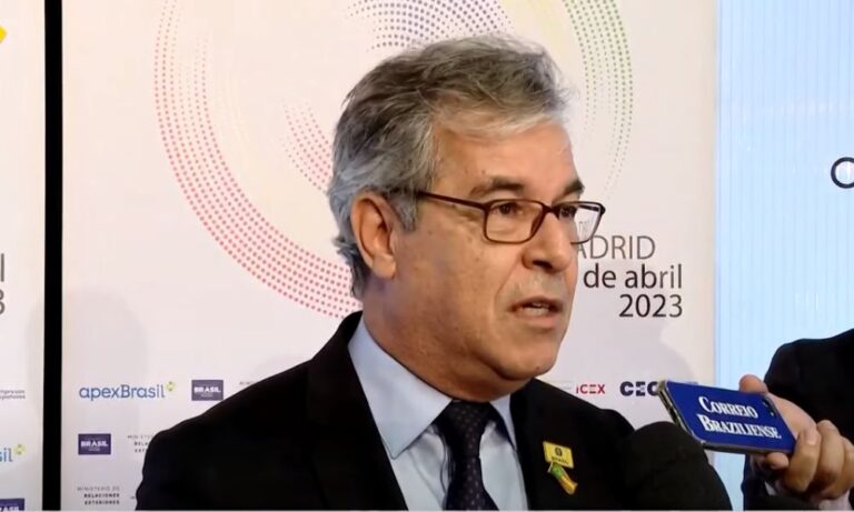 Jorge Viana diz que Estados Unidos perdem mais que o Brasil ao aplicar tarifaço