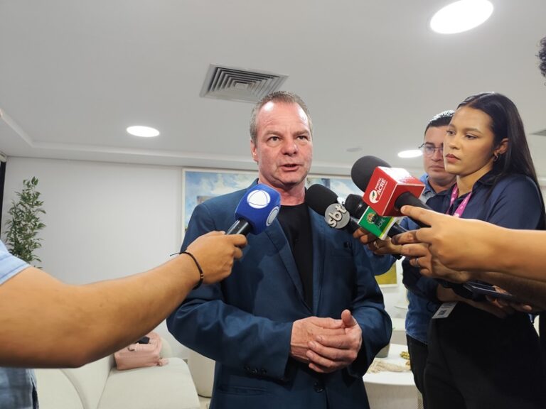 “Aquilo que compete ao Estado, estamos fazendo”, diz Pedro Longo ao anunciar comissão para debater entraves ambientais no Acre