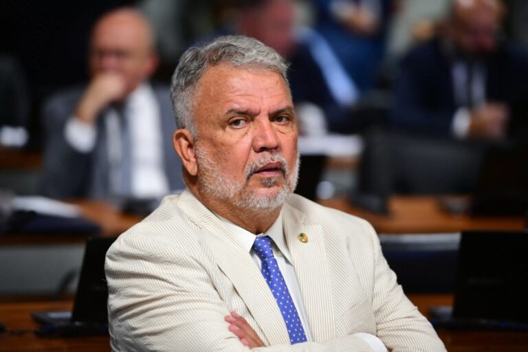 Petecão diz que ainda é cedo para declarar apoio a Alan Rick ou Mailza