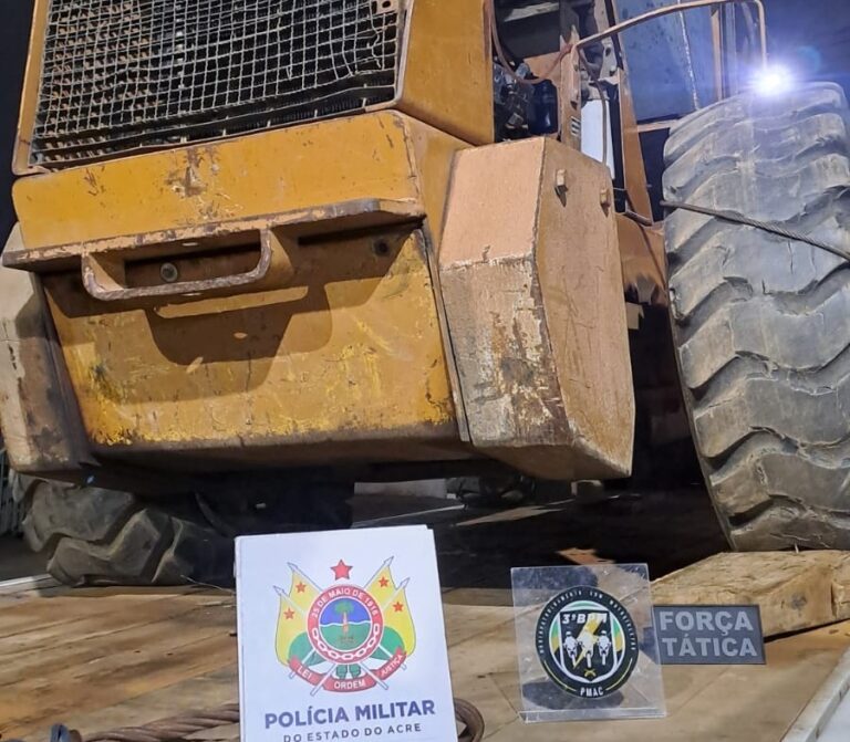 PM recupera escavadeira roubada no bairro Alto Alegre, em Rio Branco