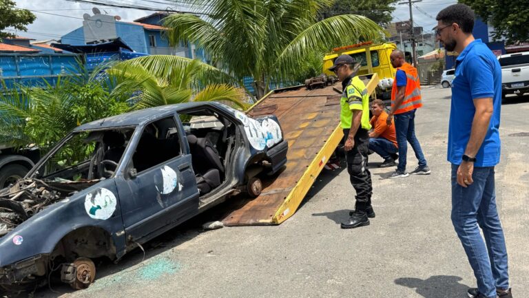 Prefeitura de Rio Branco intensifica ações para retirada de veículos abandonados nas vias públicas