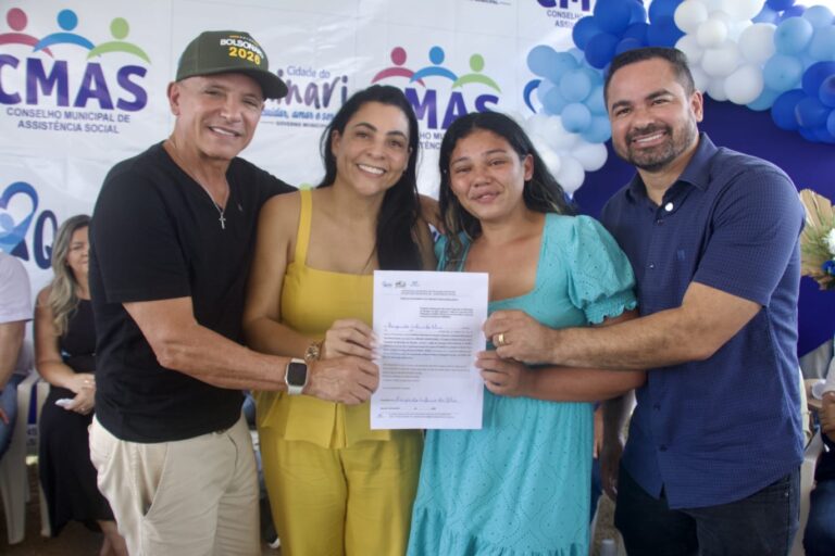 Senador Guiomard entrega 31 casas populares a famílias de baixa renda no bairro Chico Paulo