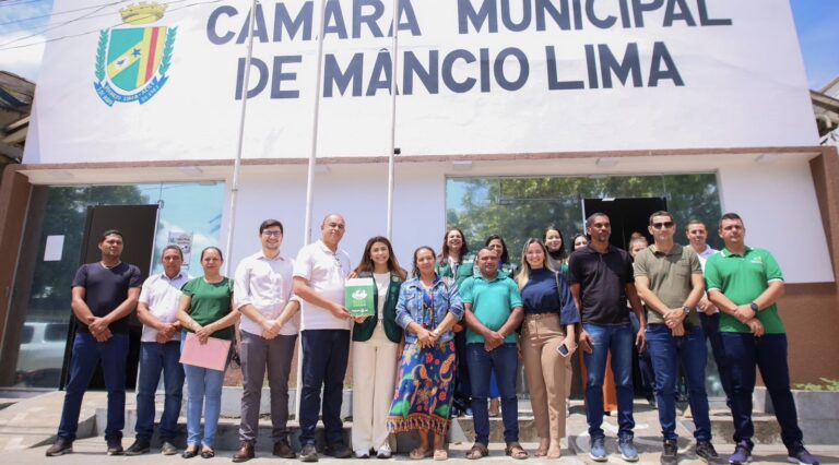 Investindo quase R$ 9,2 milhões, Governo do Acre, por meio do ITERACRE, leva regularização fundiária a Mâncio Lima