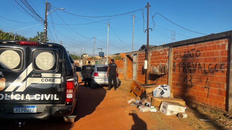 Polícia cumpre mandado de busca e apreensão em investigação de pedofilia no Belo Jardim, em Rio Branco