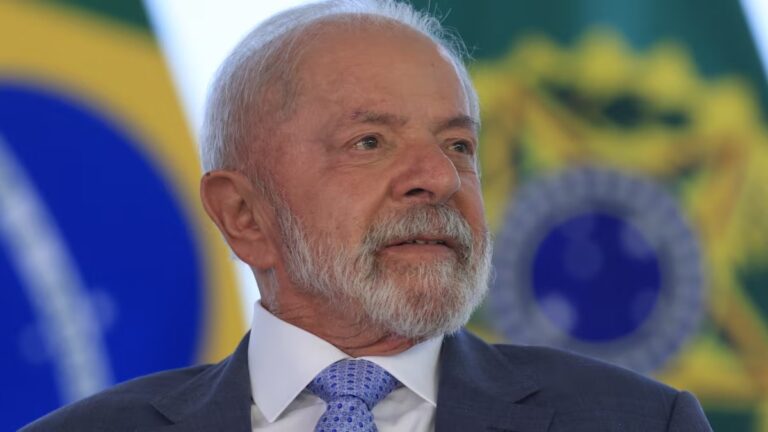 Lula diz que poderia responder ao tarifaço de Trump, mas optou por não adotar medidas retaliatórias para “não ter o mesmo comportamento”