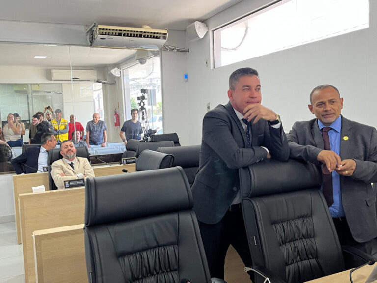 Vereadores esvaziam sessão após requerimento de afastamento do superintendente da RBTtrans não entrar em pauta