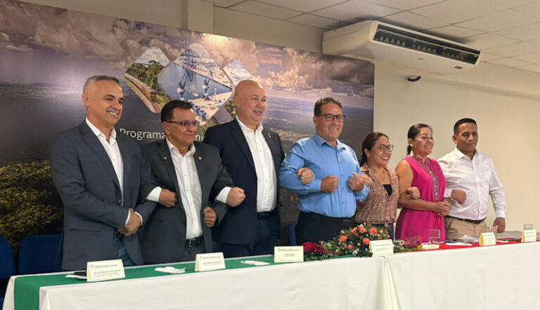 Deputado Federal Zé Adriano defende desenvolvimento integrado entre Acre e Peru em missão oficial em Ucayali