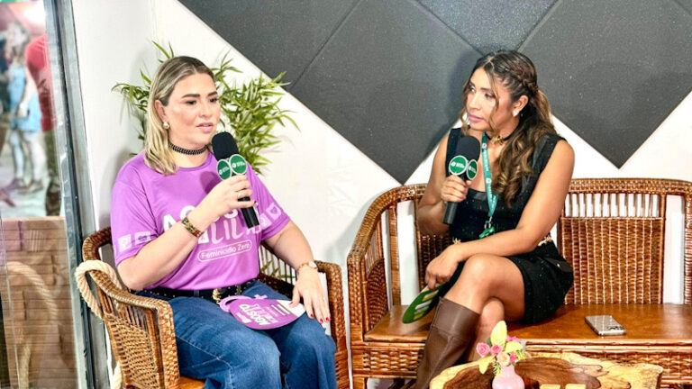 Secretária da Mulher reforça combate à violência e destaca protagonismo feminino, durante entrevista na Expoacre