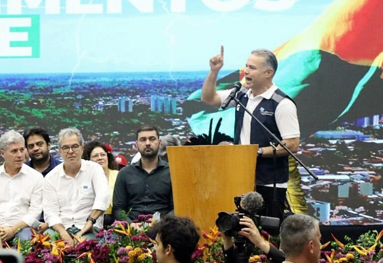 Em visita ao Acre, ministro de Lula anuncia construção de nova ponte entre Rodrigues Alves e Cruzeiro do Sul