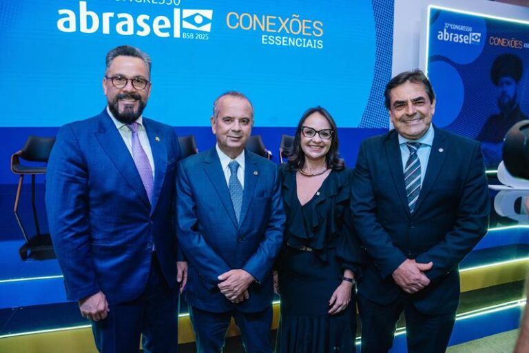 Senador Alan Rick participa da abertura do 37º Congresso Nacional da Abrasel em Brasília