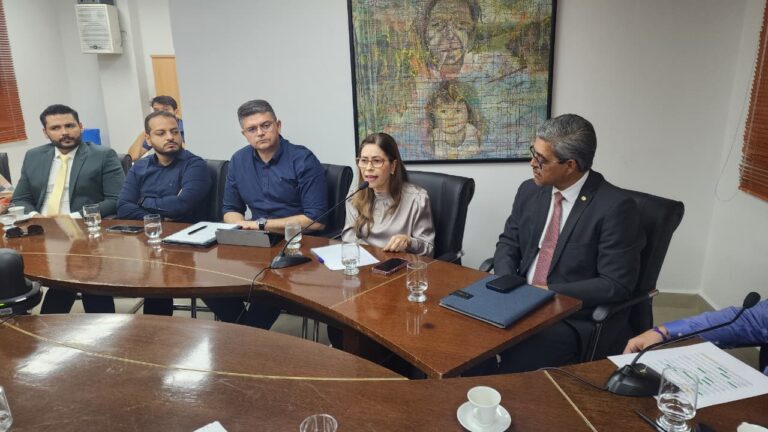 Edvaldo questiona governo sobre medidas para reduzir limite de gasto com pessoal para que possa atender as categorias