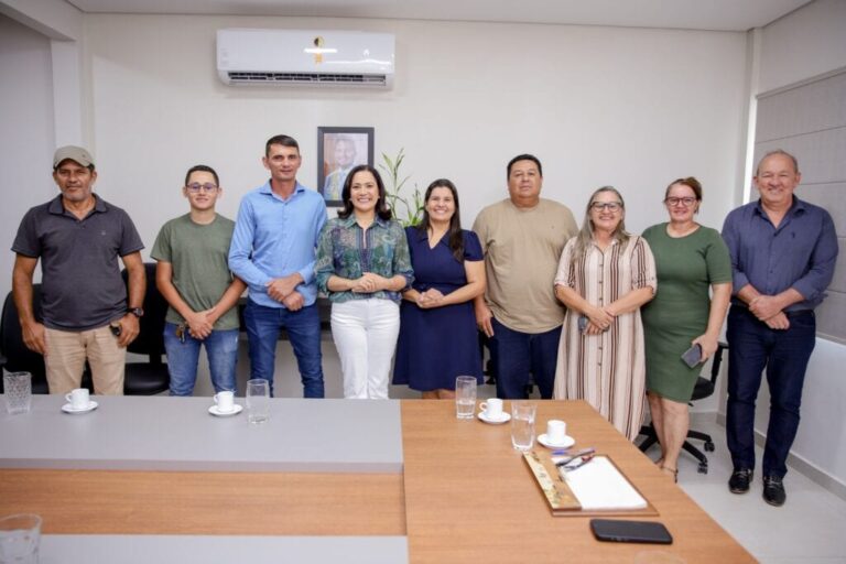 Mailza recebe vereadores de Tarauacá e discute medidas para ampliar políticas de assistência e de saúde no município