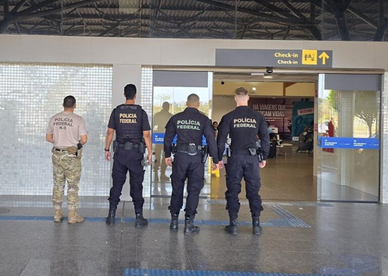 PF deflagra operação contra tráfico de drogas no aeroporto de Rio Branco e prende uma pessoa