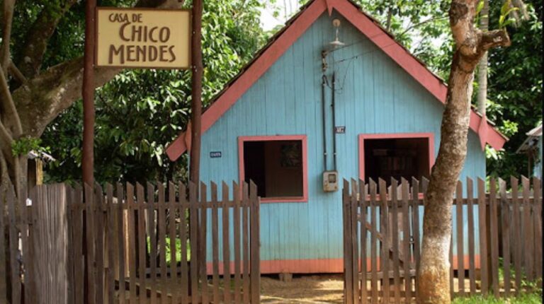 MPAC abre investigação sobre desaparecimento do acervo de Chico Mendes
