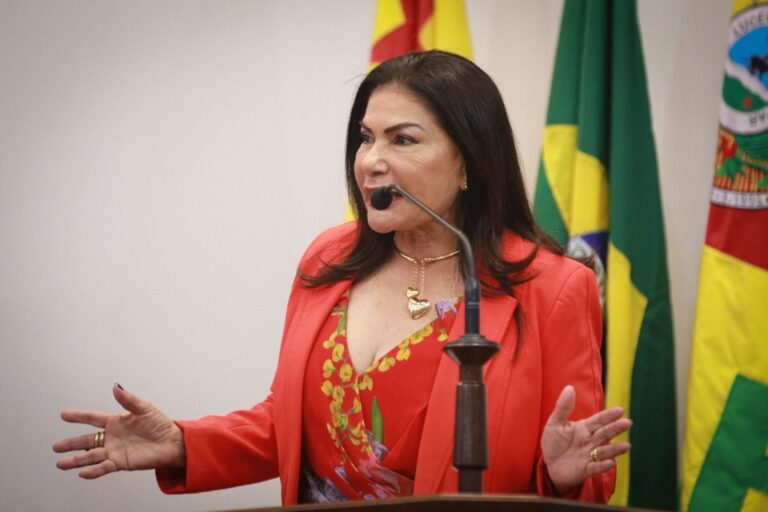Deputada Antônia Sales critica influência de Trump sobre o Brasil e sai em defesa de Lula