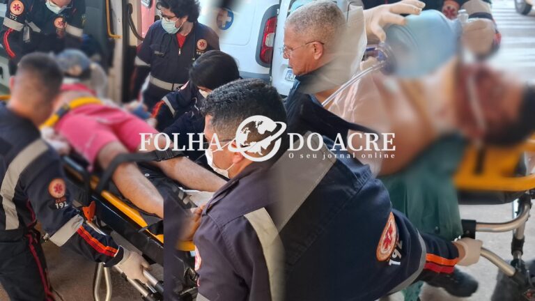 Jornalista fica gravemente ferido após colidir moto contra ônibus escolar durante travessia na BR-364