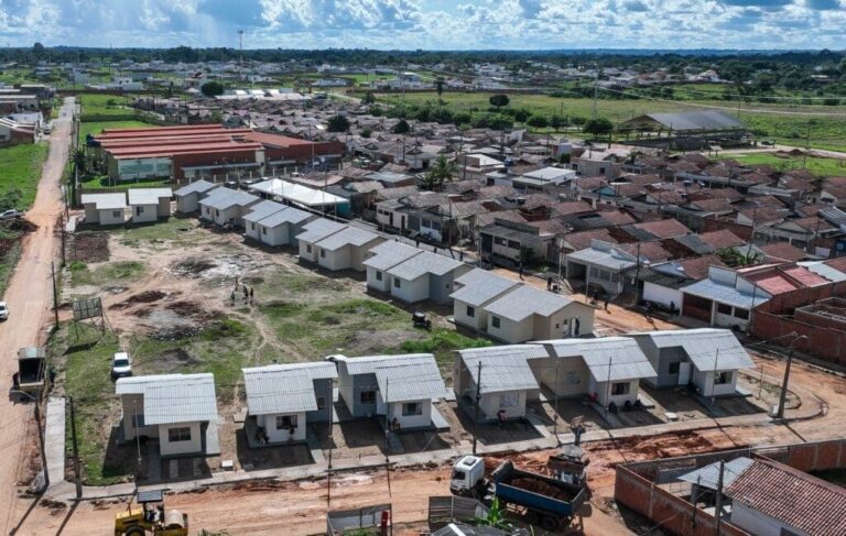 Acre projeta entrega de mais de 2,2 mil unidades habitacionais até 2026, diz governo