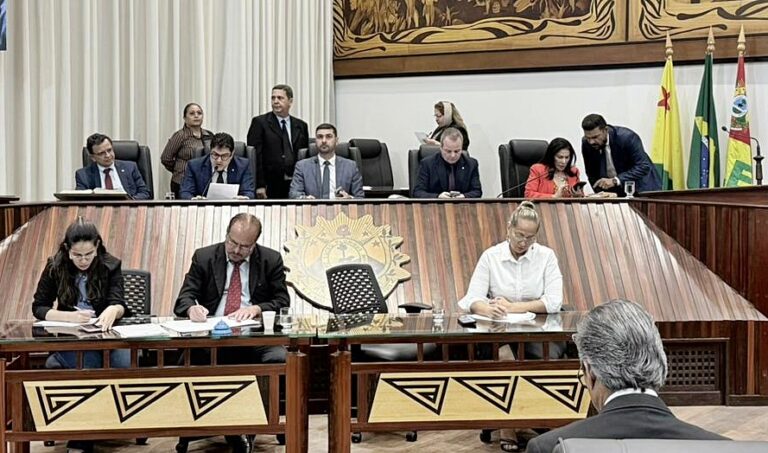 Deputados aprovam projetos de lei que alteram organização e carreira do Judiciário; veja outros requerimentos aprovados