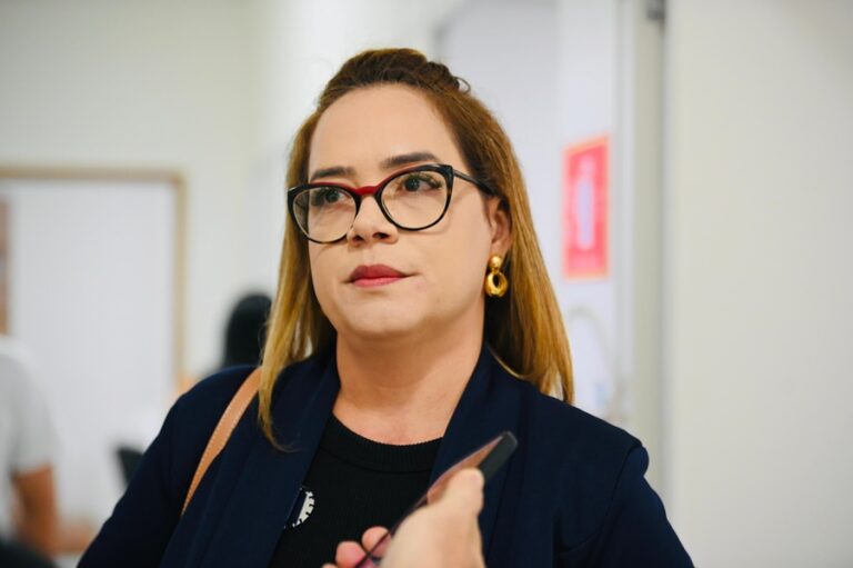Vereadora diz que não assinou CPI e pedido de afastamento de Clendes por falta de provas
