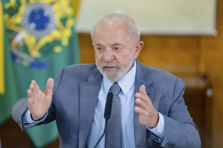 Lula diz que Brasil quer negociar em igualdade com os EUA