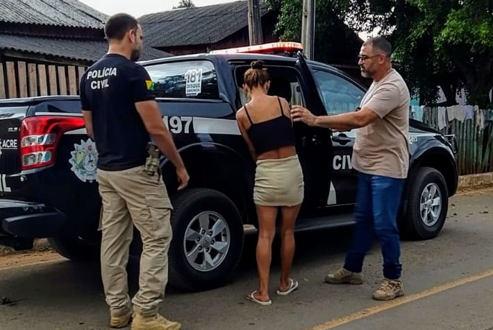 Polícia cumpre mandado de prisão contra mulher condenada por tráfico de drogas em Xapuri