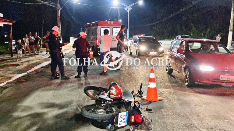Homem supostamente alcoolizado atravessa rua movimentada de Rio Branco e é atropelado por motociclista