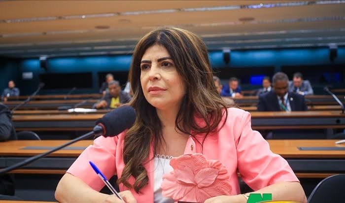 Deputada Antônia Lúcia anuncia aporte financeiro para construção do Restaurante Popular na regional São Francisco
