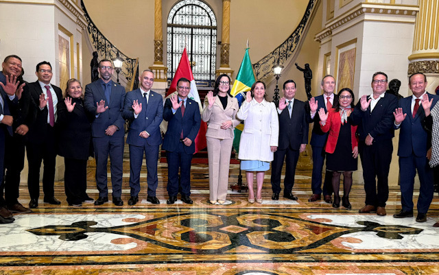 Mailza e Gonzaga participam de reunião com presidente do Peru para tratar de construção de ferrovia e rodovia