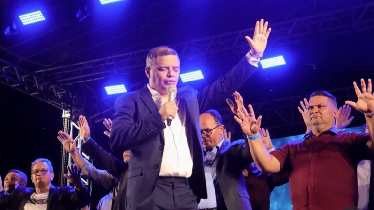 Assembleia de Deus de Madureira oficializa apoio a Antônia Lúcia e lança Wagner Felipe para a ALEAC