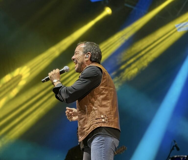 Cantor Ralf arrasta multidão durante show na terceira noite da Expo Xapuri