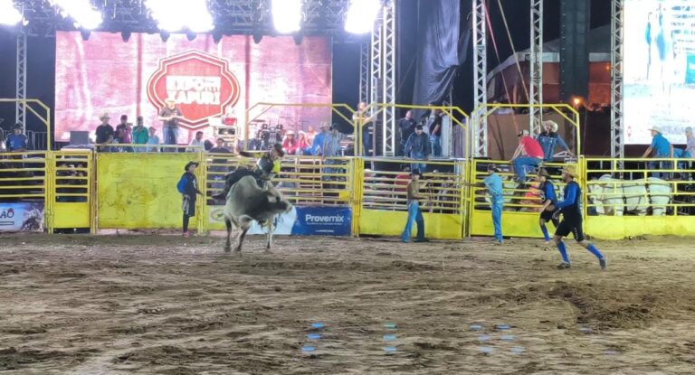 Grande final do rodeio promete agitar a última noite da Expo Xapuri neste domingo