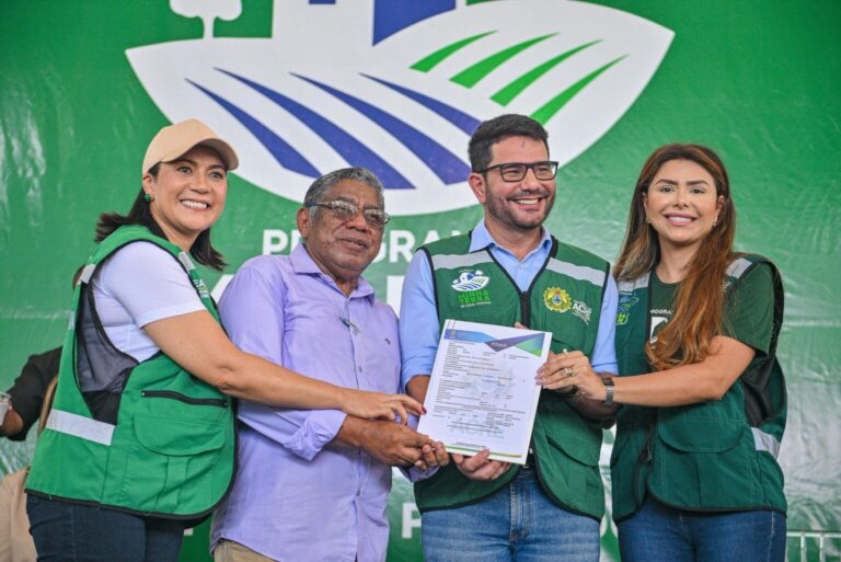 Com 400 títulos definitivos entregues, governador reafirma luta contra desigualdades e acelera regularização fundiária em Plácido de Castro