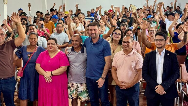 Mais de 600 pescadores de Cruzeiro do Sul recebem nova carteira de identidade com apoio do deputado Nicolau e vereador Zé Roberto