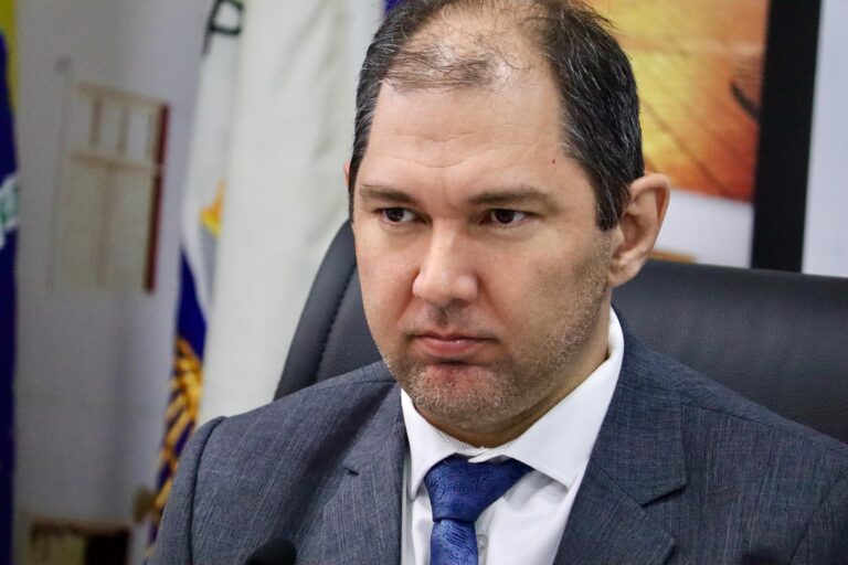 Joabe aponta falta de documentação para alugar gabinetes e comenta caso de João Paulo: ‘Não acredito que será despejado’