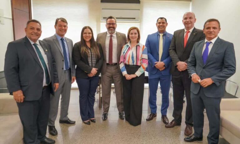 Maioria da bancada do Acre é a favor de PL que beneficia Bolsonaro em meio a julgamento
