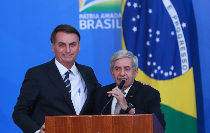 General Heleno se distanciou de Bolsonaro e não sabia de golpe, diz advogado