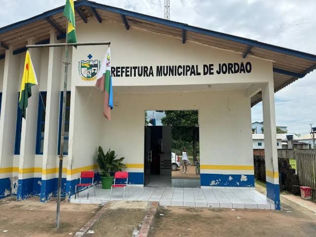 Secretária de Saúde do Jordão nomeia a própria mãe para cargo de direção em UBS e entra na mira do MP