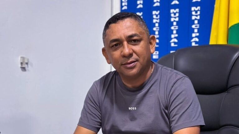 Prefeito de Porto Walter institui programa para combater evasão escolar