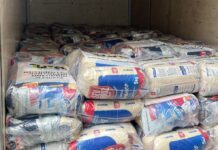 Governo envia cestas básicas e colchões para famílias atingidas pela cheia em Cruzeiro do Sul
